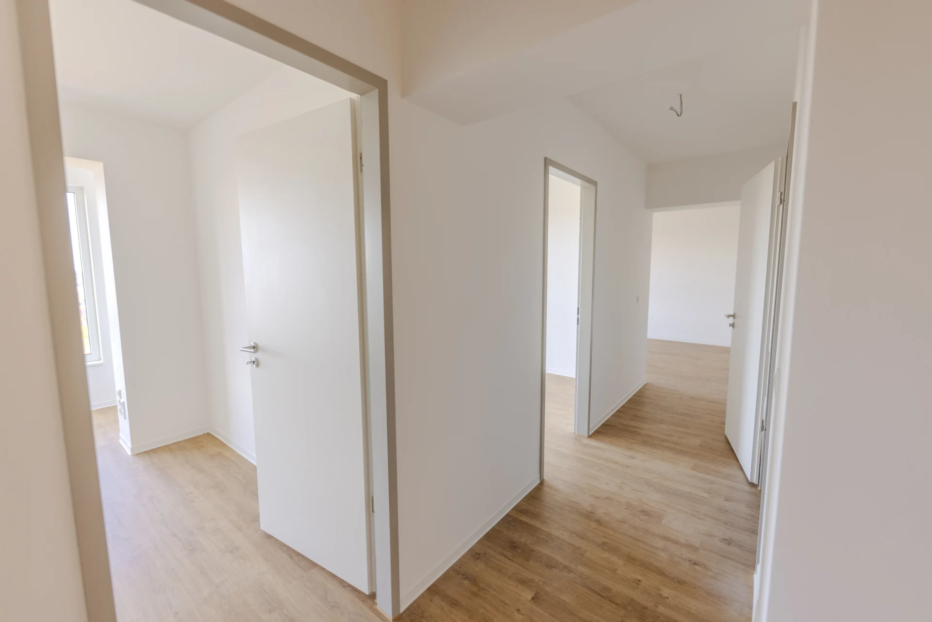 Cottbus_Lebensglück_Hochhaus_2-Zimmer-Whg_Durchgang