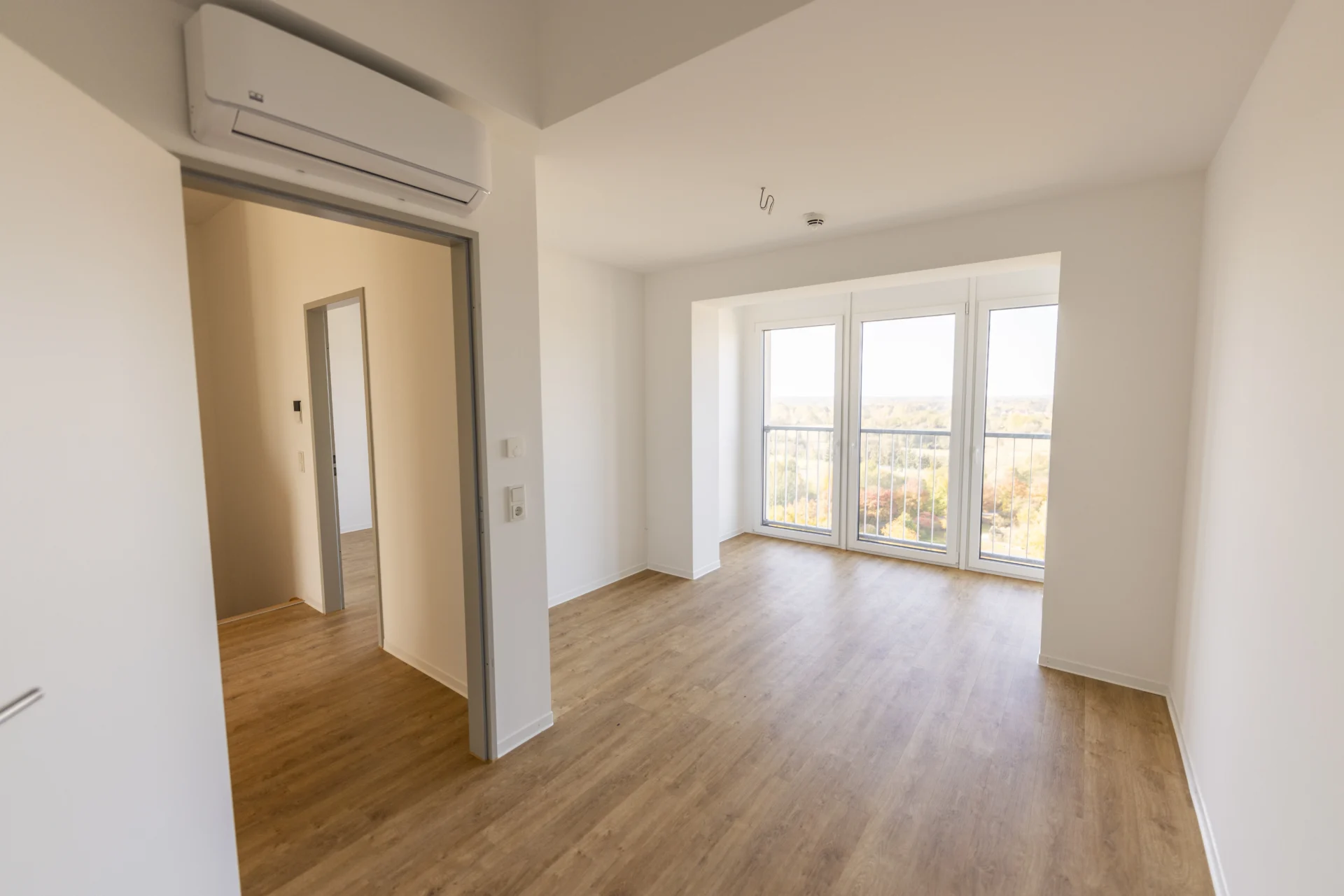 Cottbus_Lebensglück_Hochhaus_2-Zimmer-Whg_Durchgang