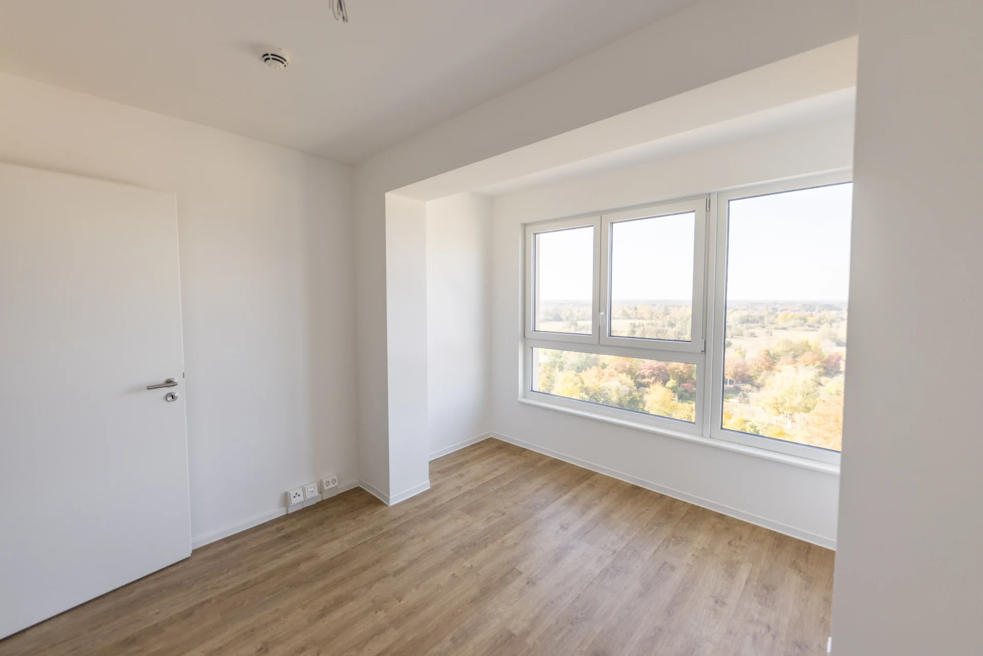 Cottbus_Lebensglück_Hochhaus_2-Zimmer-Whg_Durchgang