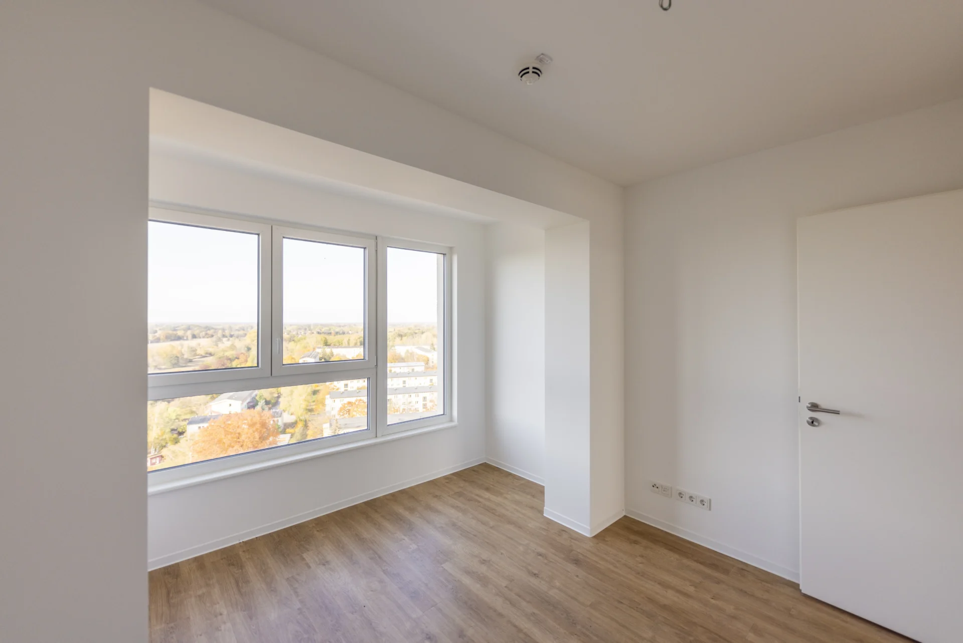 Cottbus_Lebensglück_Hochhaus_2-Zimmer-Whg_Durchgang