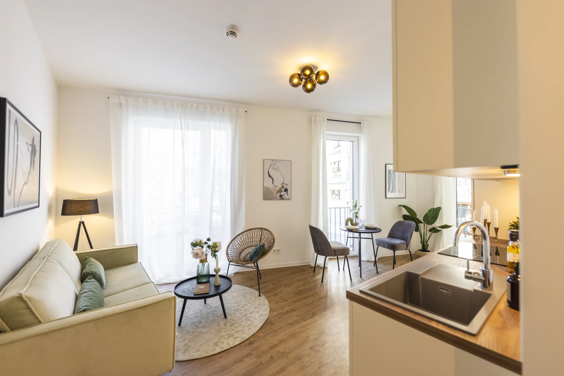 Cottbus_Lebensglück_Hochhaus_2-Zimmer-Whg_Durchgang