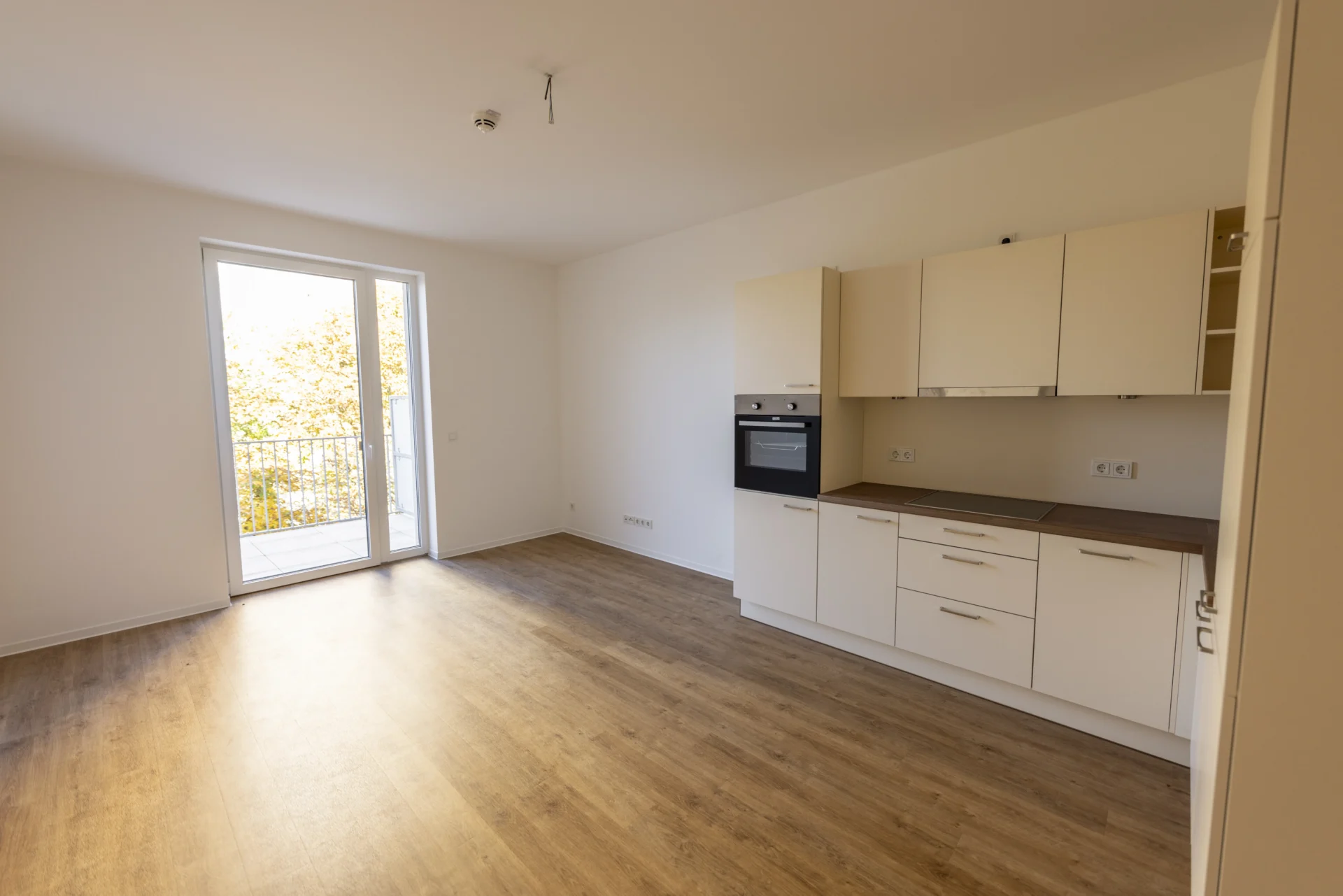 Cottbus_Lebensglück_Hochhaus_2-Zimmer-Whg_Durchgang