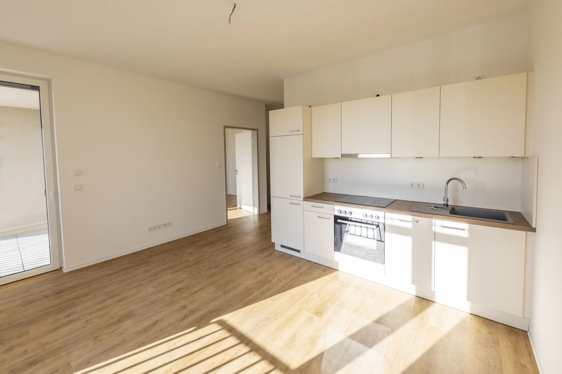 Cottbus_Lebensglück_Hochhaus_2-Zimmer-Whg_Durchgang