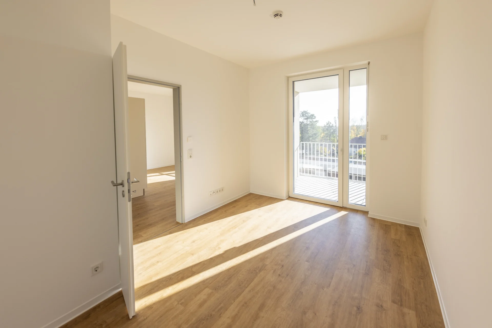 Cottbus_Lebensglück_Hochhaus_2-Zimmer-Whg_Durchgang