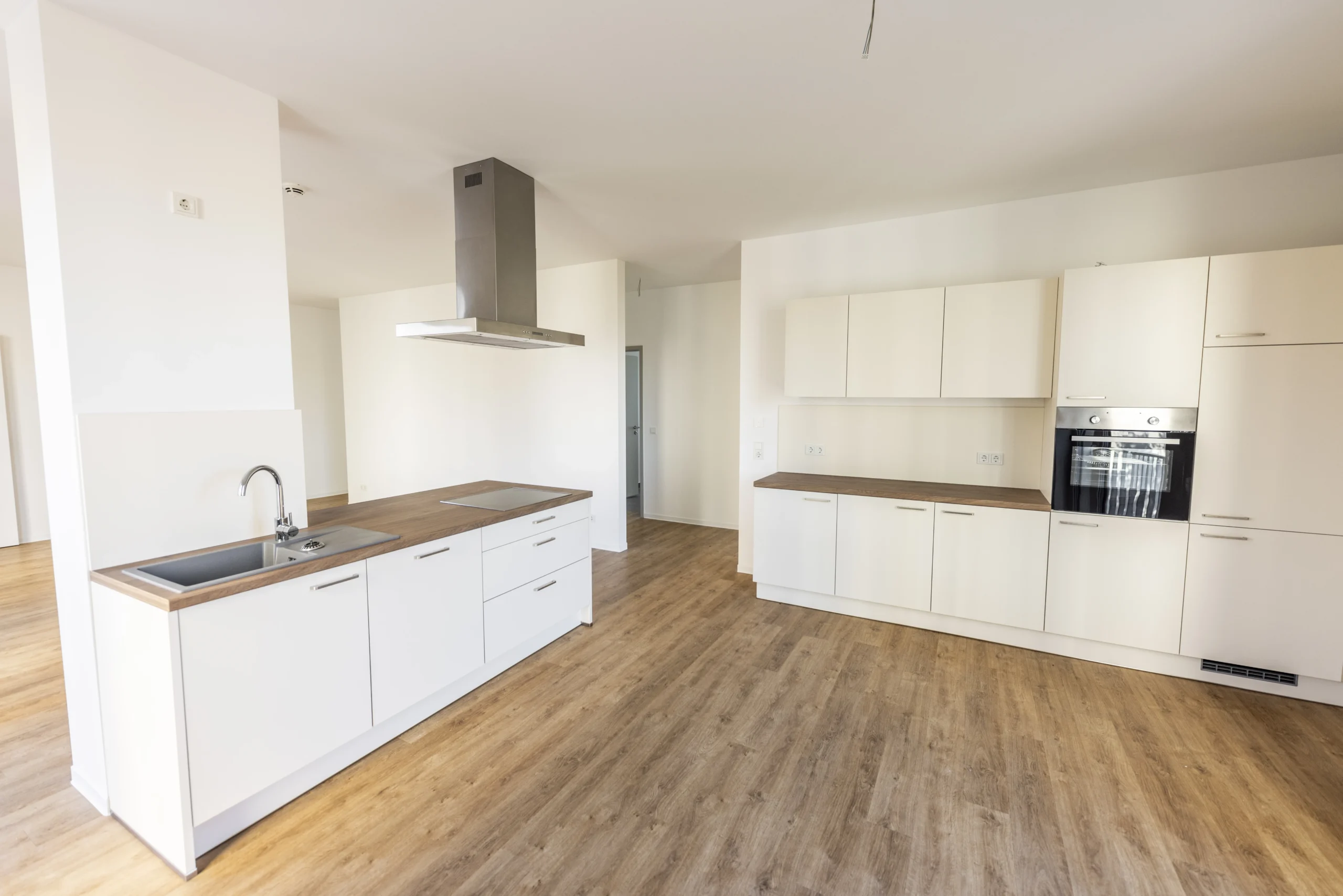 Cottbus_Lebensglück_Hochhaus_2-Zimmer-Whg_Durchgang